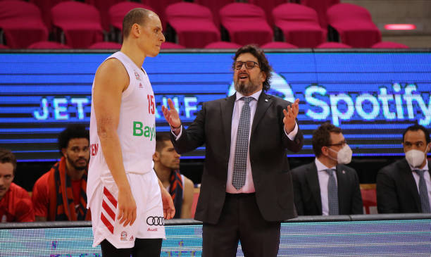 在中盘通过 在中盘通过